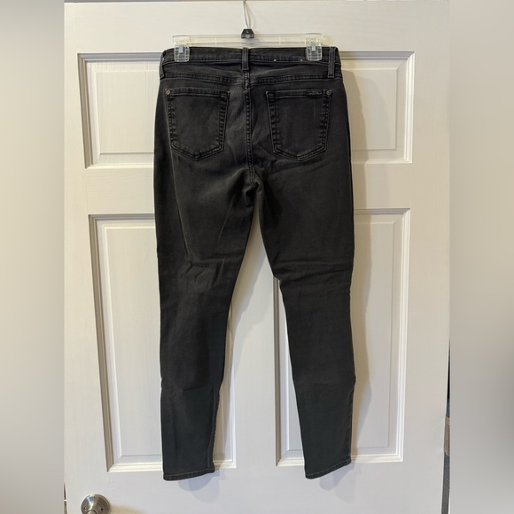 7 For All Mankind Women's Ankle Skinny Jeans Size 26 in Black Destroy - Picture 2 of 6
